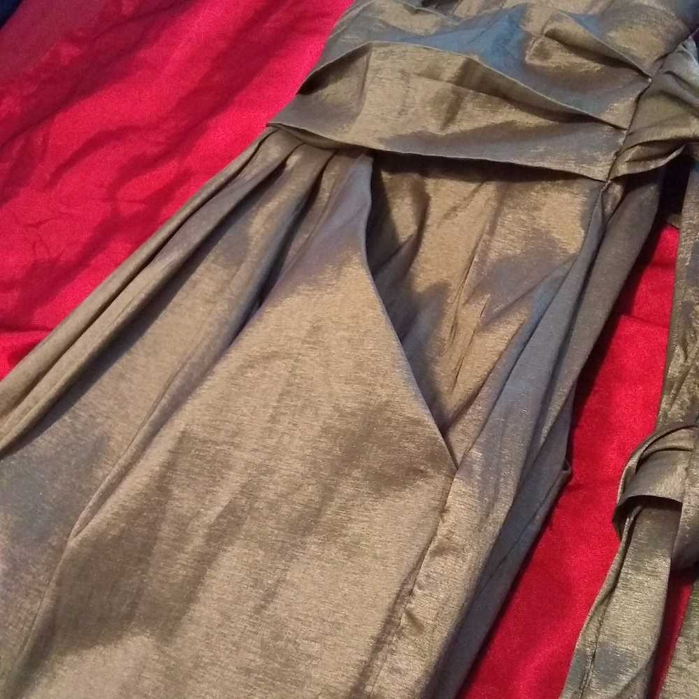 Dress - Picture 6 of 7